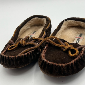 MinnieTonka baby moccasins‎ with leather upper and faux fur lining
